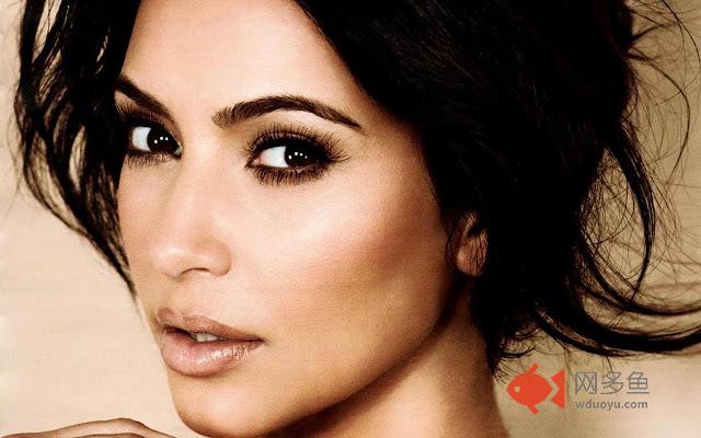 Kim Kardashian Tab插件截图